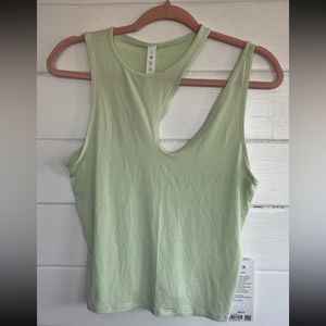 Lululemon shoulder cut yoga tank NEW